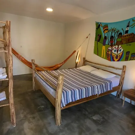 Surf House فندق *