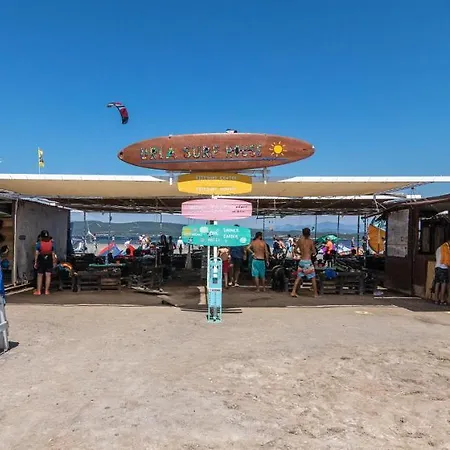 Surf House Отель *