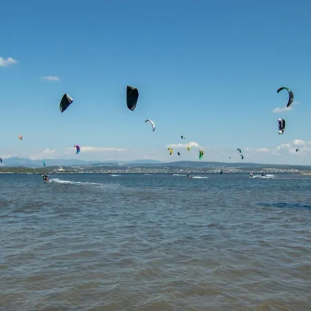 Surf House Отель *