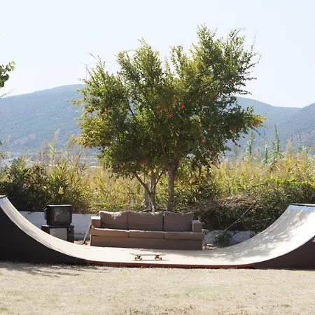 Surf House Hotel